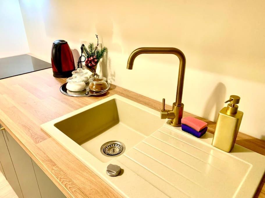 Brand New, Design Apartment Jojo, Oldtown, Balcony 브라티슬라바 외부 사진